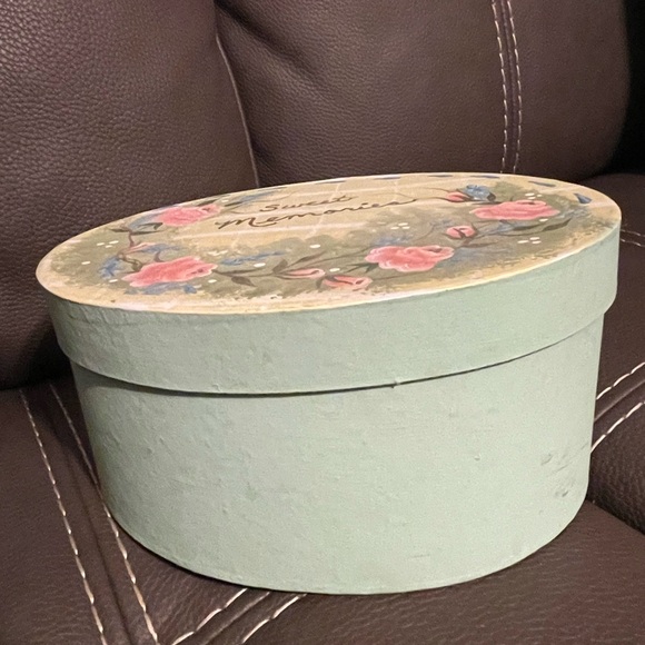 Handcrafted memory box. - Picture 2 of 7